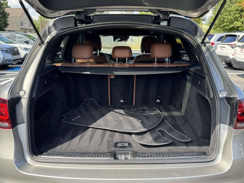 Used 2021 Mercedes-Benz GLC 300 4MATIC image 11