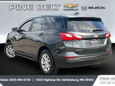 Used 2020 Chevrolet Equinox LS image 2