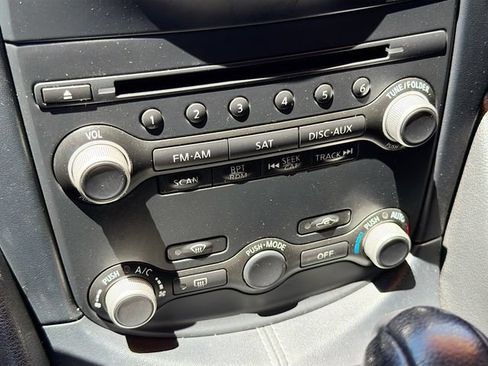 Used 2011 Nissan 370Z Touring w/ Sport Pkg RWD image 16