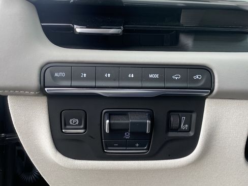 Used 2024 Cadillac Escalade Sport Platinum w/ Heavy-Duty Trailer Package image 87