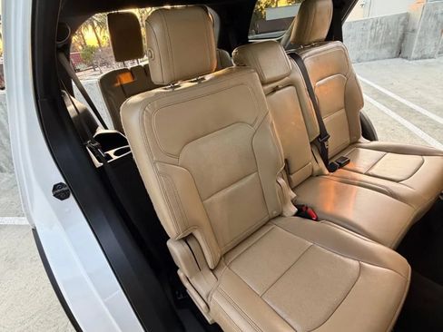 Used 2017 Ford Explorer Limited FWD image 6
