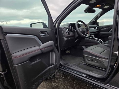 Certified 2024 Chevrolet Colorado Z71 w/ LPO, Dark Essentials Package AWD/4WD image 19