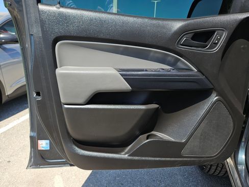 Used 2017 GMC Canyon 2WD Crew Cab w/ Convenience Package image 9