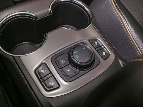 Used 2023 GMC Terrain AT4 AWD/4WD image 39