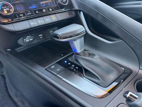 Certified 2025 Hyundai Elantra Sport image 30