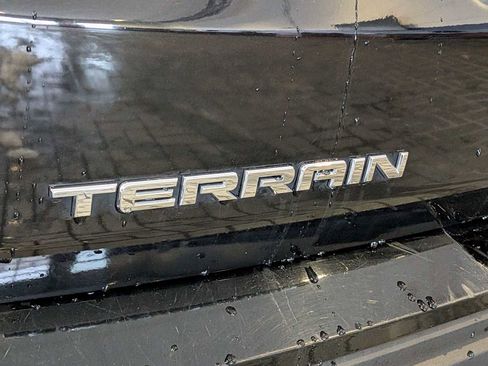 Used 2021 GMC Terrain SLE w/ Driver Convenience Package image 11