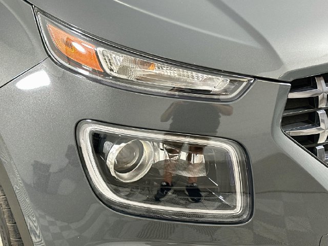 Used 2024 Hyundai Venue Limited FWD image 24