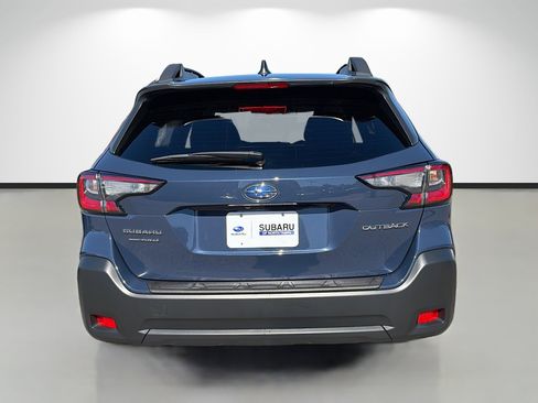 Used 2025 Subaru Outback Premium w/ Popular Package #1A image 4