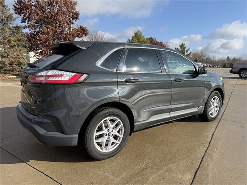 Used 2021 Ford Edge SEL w/ Convenience Package image 9