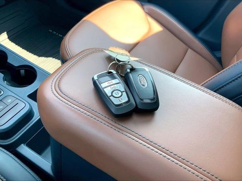 Used 2022 Ford Maverick Lariat w/ Lariat Luxury Package FWD image 12