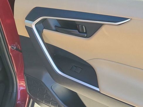 Used 2022 Toyota RAV4 LE image 45