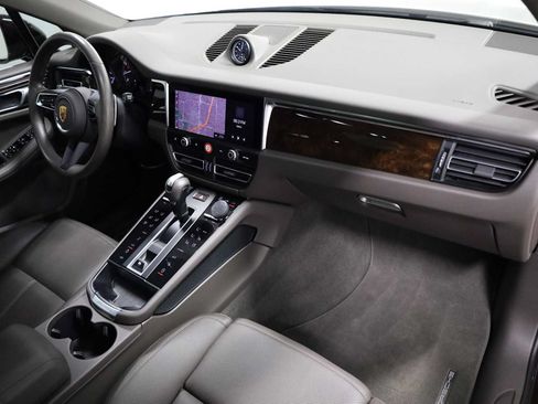 Used 2023 Porsche Macan Turbo AWD/4WD image 6