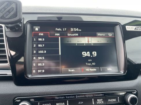 Used 2017 Kia Niro EX image 13