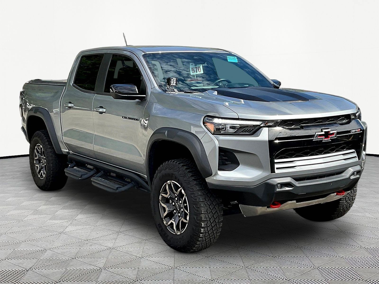 Used 2023 Chevrolet Colorado ZR2 w/ ZR2 Convenience Package III AWD/4WD image 3