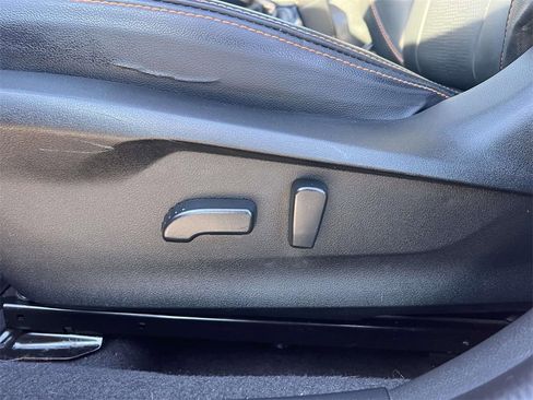 Used 2020 Subaru Crosstrek 2.0i Limited w/ Moonroof Package w/Navigation image 18