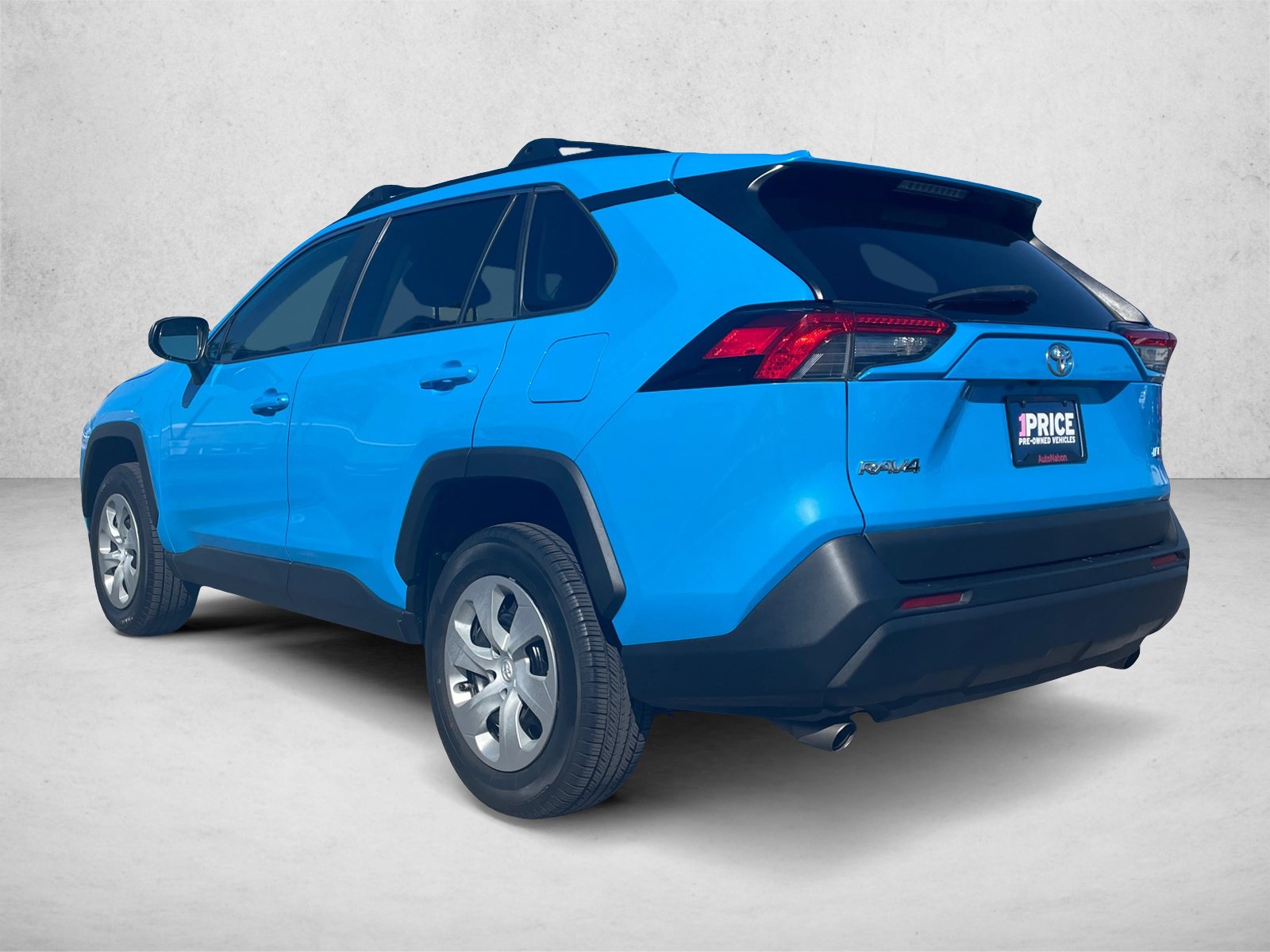 Used 2021 Toyota RAV4 LE w/ Carpet Mat Package (TMS) FWD image 7