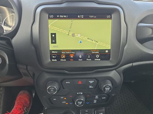 Used 2023 Jeep Renegade Latitude AWD/4WD image 17