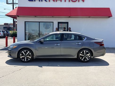 Used 2018 Nissan Altima 2.5 SR FWD image 3
