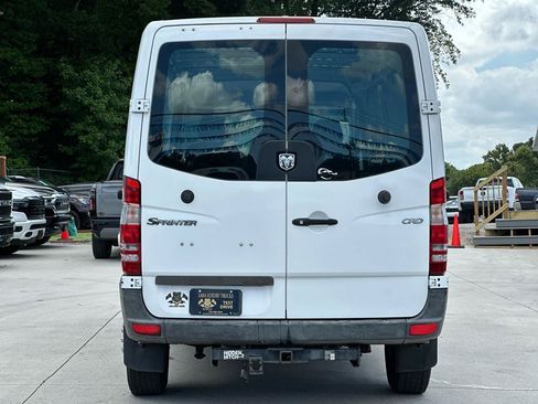 Used 2008 Dodge Sprinter 2500 RWD image 6