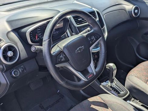 Used 2020 Chevrolet Sonic LT w/ Convenience Package FWD image 10