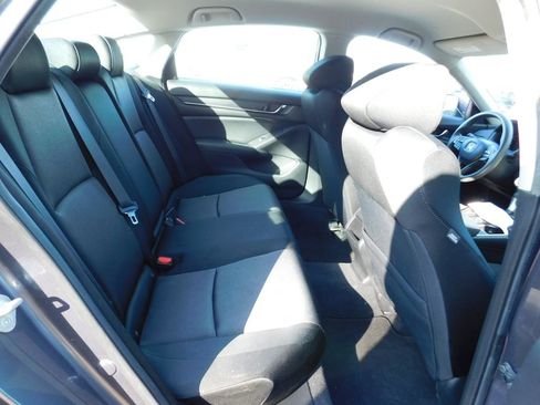 Used 2021 Honda Accord LX image 5