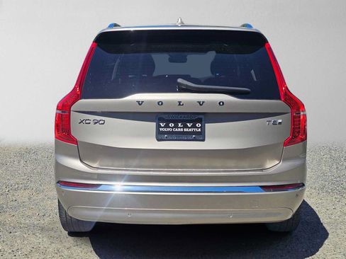 Certified 2025 Volvo XC90 T8 Plus w/ Protection Package Premier AWD/4WD image 4