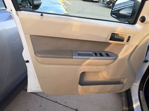 Used 2009 Ford Escape XLT image 9