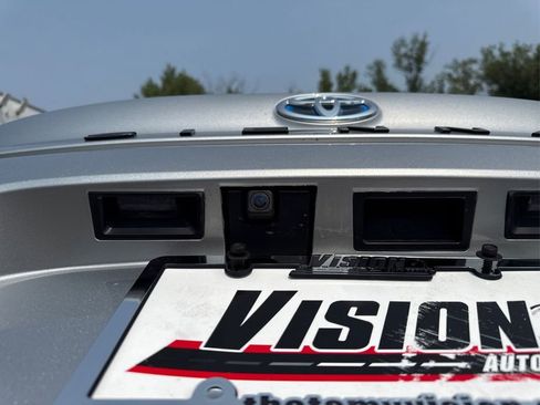 Used 2022 Toyota Sienna XLE image 16