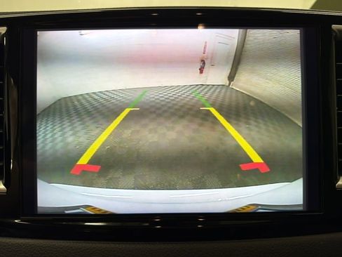 Used 2024 Chrysler Pacifica Touring-L image 26