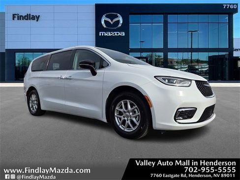 Used 2024 Chrysler Pacifica Touring-L image 1