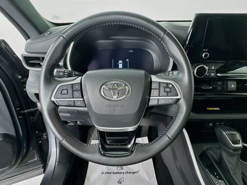 Certified 2025 Toyota Highlander XSE AWD/4WD image 11