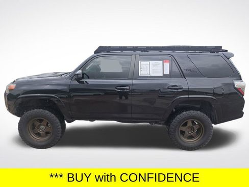 Used 2022 Toyota 4Runner TRD Off-Road AWD/4WD image 2