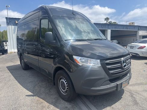 Used 2023 Mercedes-Benz Sprinter 2500 w/ Acoustic Package image 2