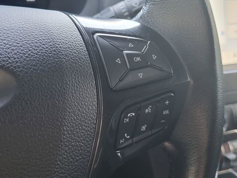 Used 2019 Ford Explorer XLT w/ Equipment Group 202A AWD/4WD image 19