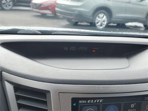 Used 2014 Subaru Legacy 2.5i Premium image 25