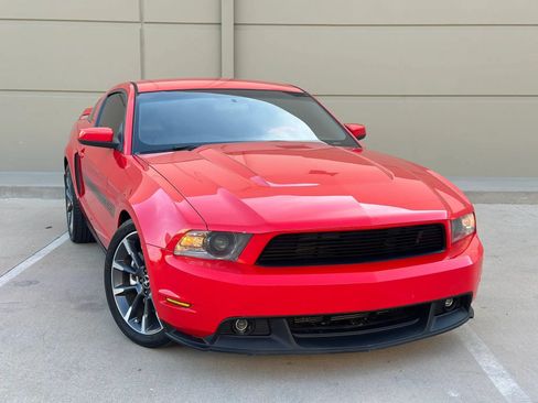 Used 2012 Ford Mustang GT Premium RWD image 1