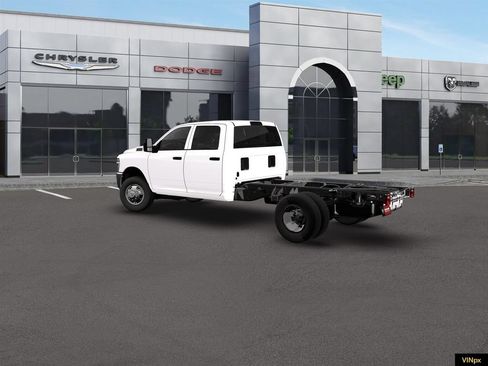 New 2026 RAM 3500 Tradesman w/ Chrome Appearance Group A AWD/4WD image 4