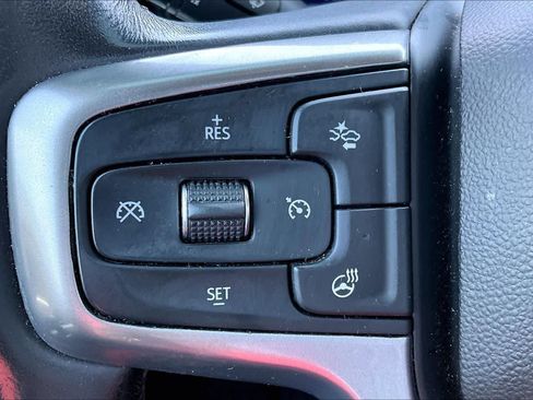 Used 2022 Chevrolet Silverado 1500 LT AWD/4WD image 20