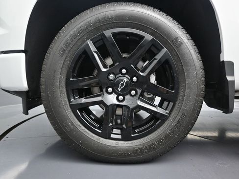 Used 2024 Chevrolet Silverado 1500 Custom image 10