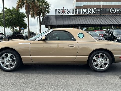 Used 2005 Ford Thunderbird RWD image 5