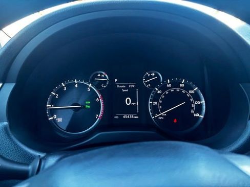 Used 2023 Lexus GX 460 Premium w/ Accessory Package AWD/4WD image 11