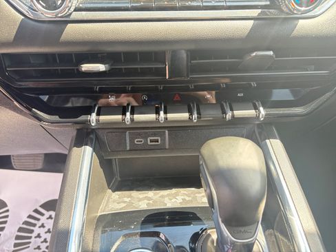 Used 2025 GMC Canyon Elevation AWD/4WD image 19