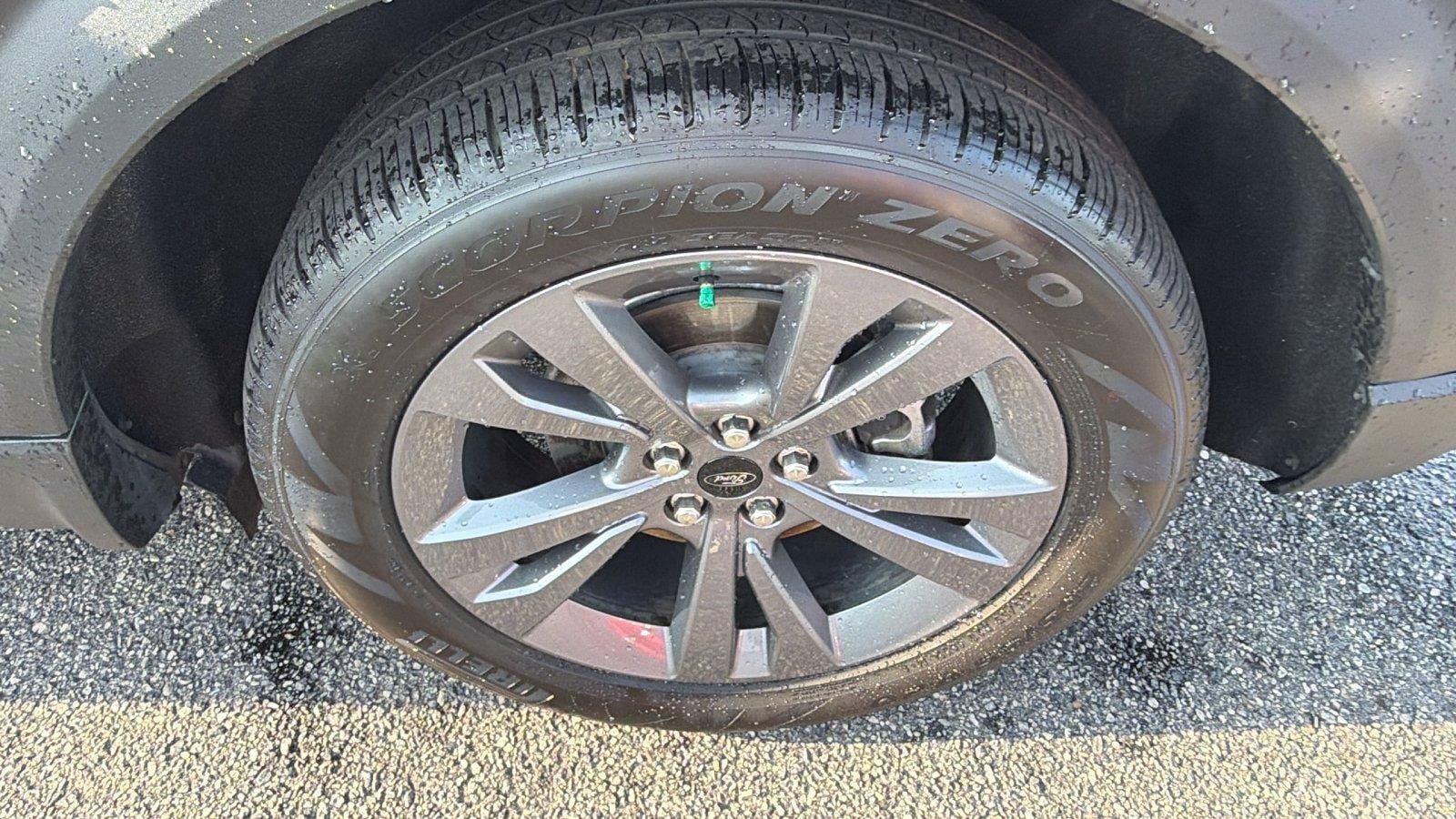 Used 2023 Ford Explorer XLT w/ Equipment Group 202A RWD image 13
