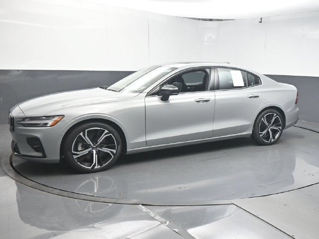 Used 2024 Volvo S60 B5 Plus w/ Protection Package Premier FWD image 4