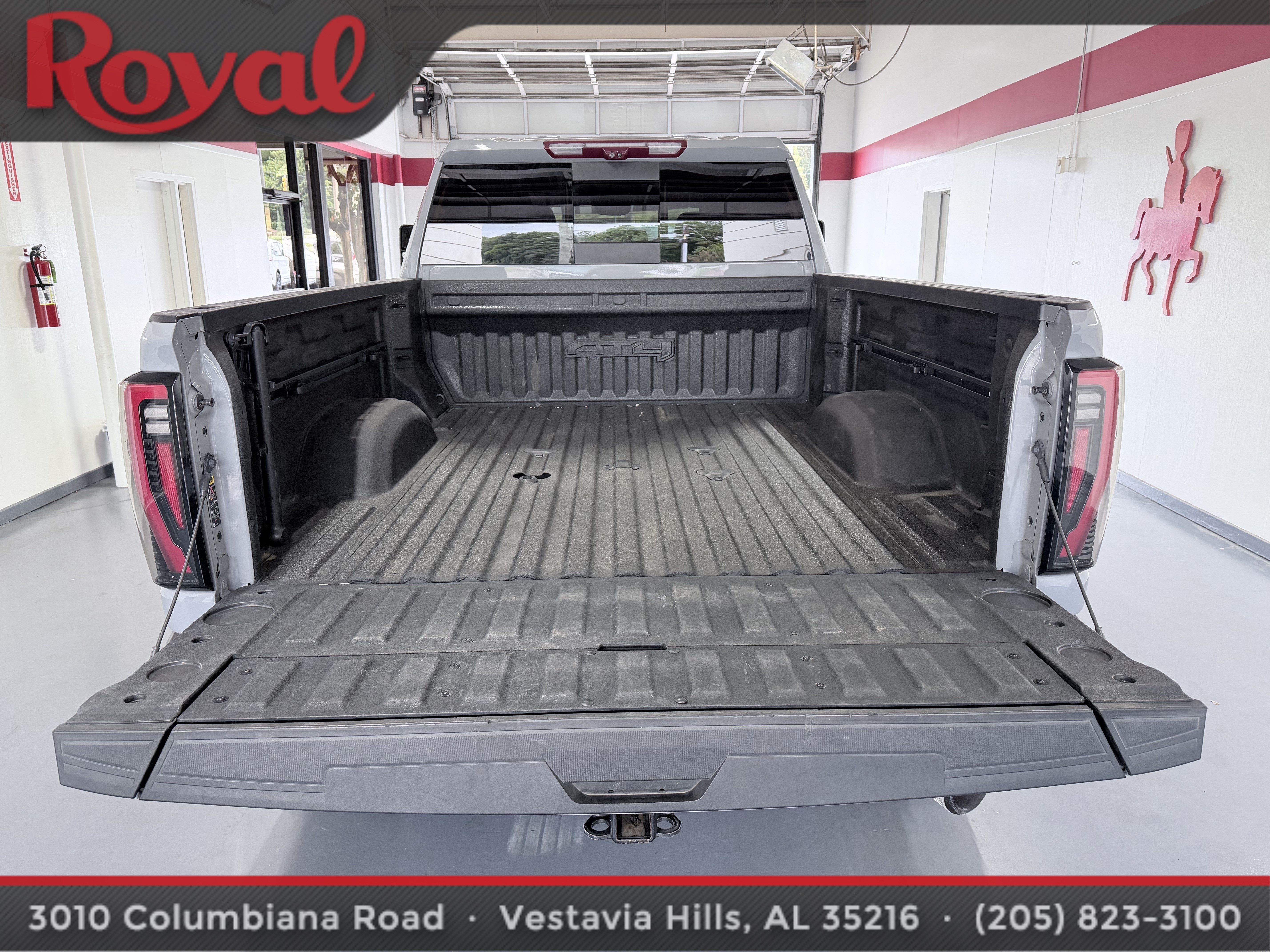 Used 2024 GMC Sierra 2500 AT4 w/ AT4 Premium Plus Package AWD/4WD image 6