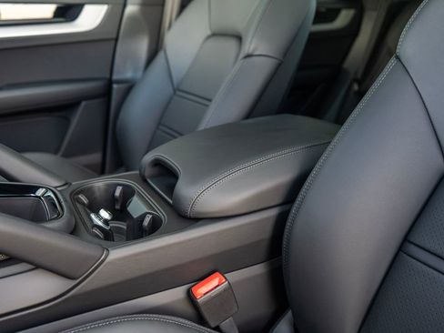 New 2026 Porsche Cayenne Coupe AWD/4WD image 24