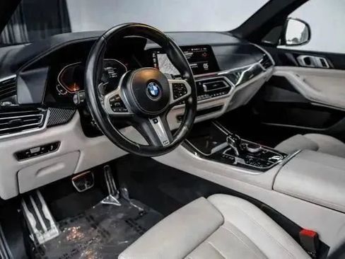 Used 2022 BMW X5 M50i w/ Premium Package image 3