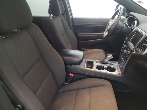 Used 2021 Jeep Grand Cherokee Laredo image 21