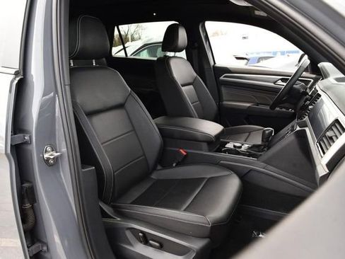 Certified 2023 Volkswagen Atlas Cross Sport SEL R-Line image 20