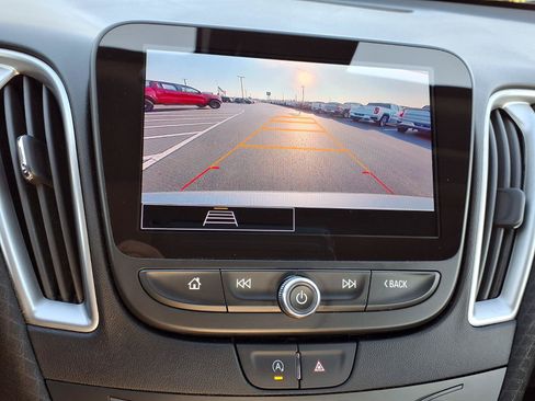 Used 2025 Chevrolet Malibu LS FWD image 5
